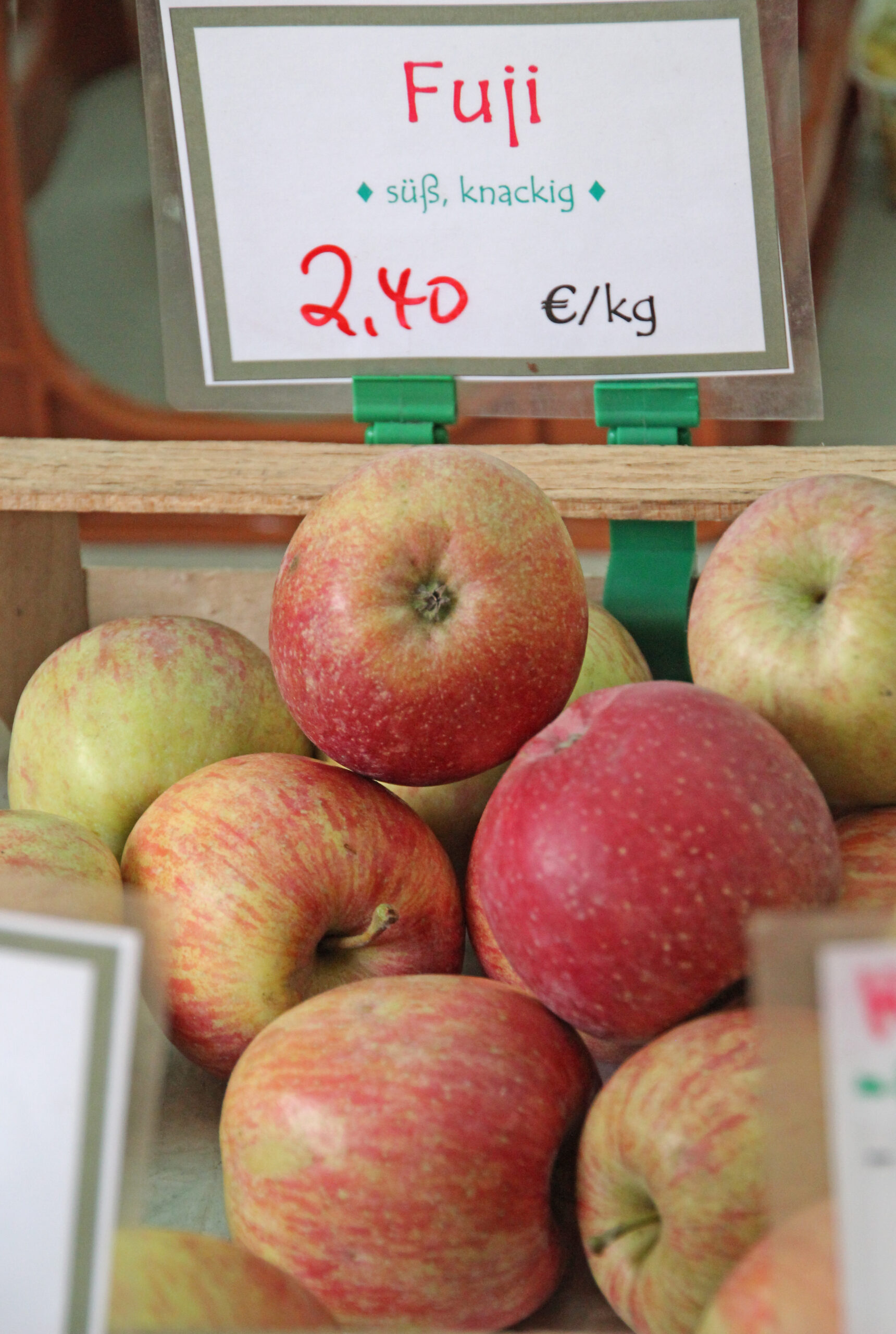 Fuji apple variety photograph